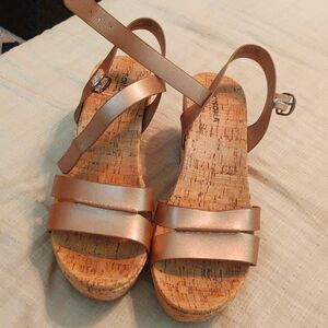 LAST CHANCE Sonoma Rose Gold Wedges